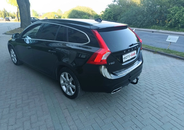 Volvo V60 cena 51900 przebieg: 226000, rok produkcji 2015 z Siedlce małe 497